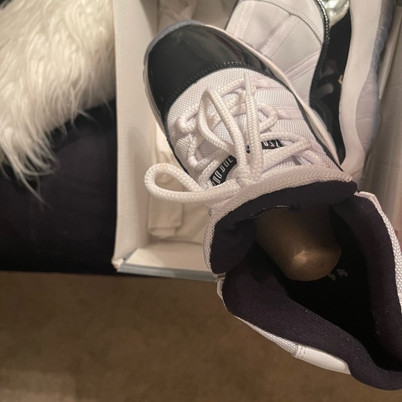 Jordan 11s - Picture 3 of 4